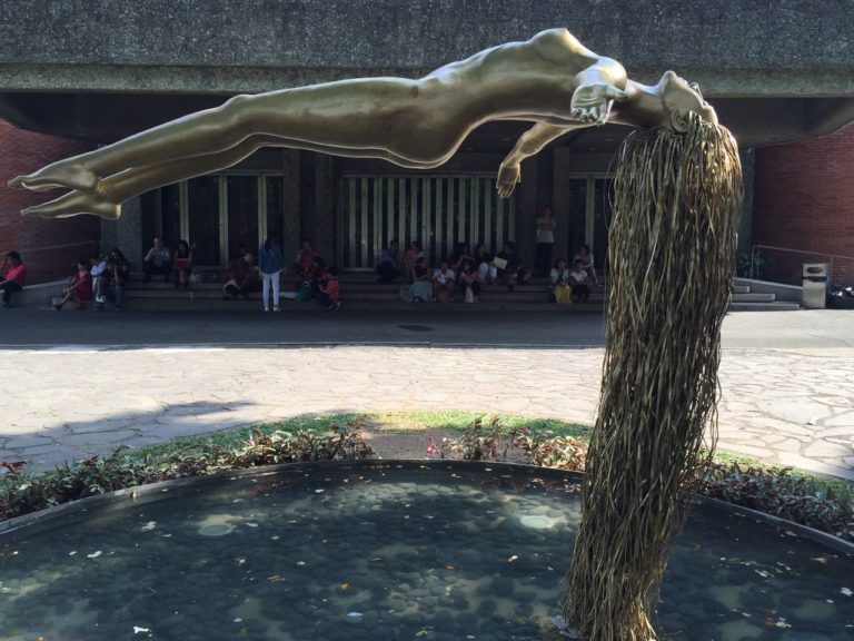 Uplift Sculpture Stirs Debate On Art Originality Inquirer Technology