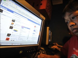 While Internet connection used to be considered a luxury in the past years, access to the World Wide Web is increasingly becoming a necessity in the Philippines, a recent study of media consumption revealed. AFP file photo
