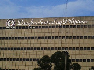 Regulators have called on banks to be more cautious in managing their computer systems, ordering that lenders stop using unlicensed or pirated software in any part of their operations, lest they open themselves up to risks. INQUIRER FILE PHOTO