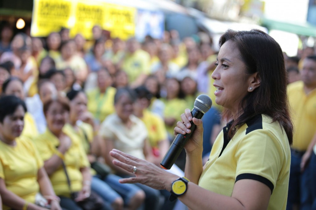 Liberal Party's vice presidential candidate Leni Robredo in a dialogue with women's groups in Parañaque City on Tuesday. PHOTO FROM LENI ROBREDO MEDIA BUREAU 
