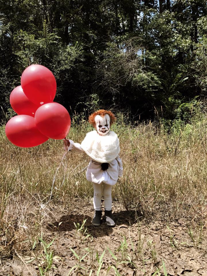 LOOK: Little kid dressed up as Pennywise might just give you nightmares ...