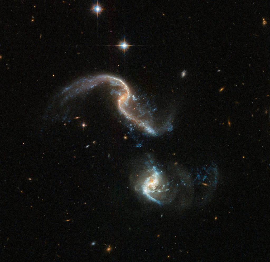 Two merging galaxies caught in new snapshot by Hubble Space Telescope