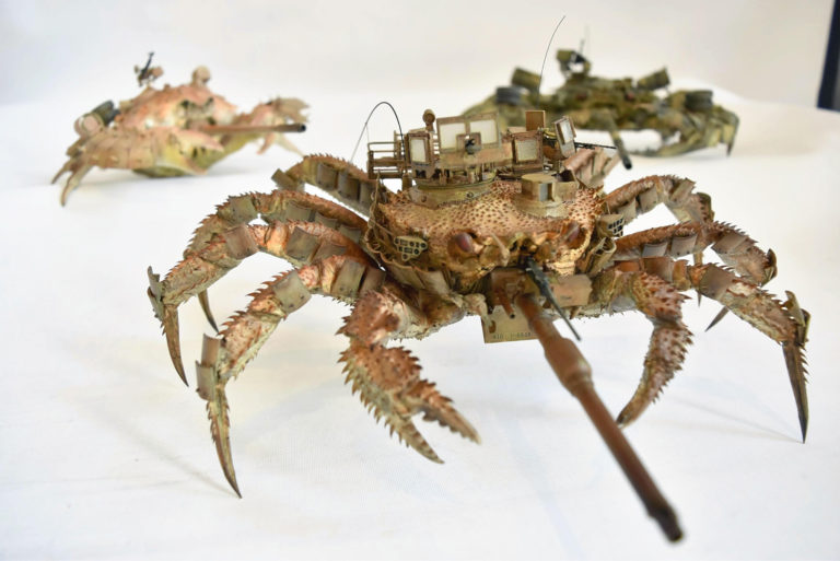 ‘Crab tank’ models get 10,000 likes on Twitter | Inquirer Technology