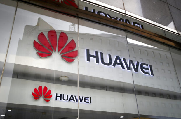 US-China battle over Huawei comes to head at tech show