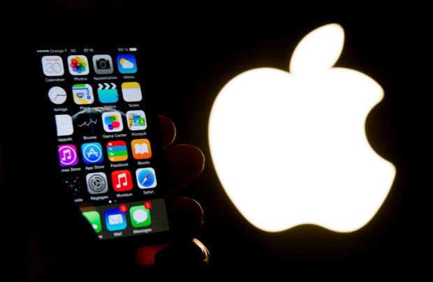 iPhone, Apple logo