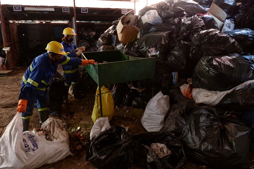Trash to treasure: Everest garbage given new lease of life