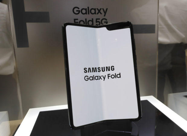  Tough times for chipmakers as Samsung warns of profit drop