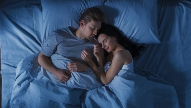 couple bed sleep relaxnews