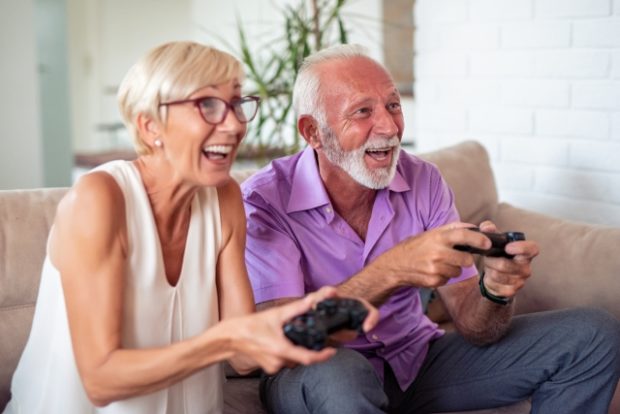 Grandparents turn to gaming amid pandemic | Inquirer Technology