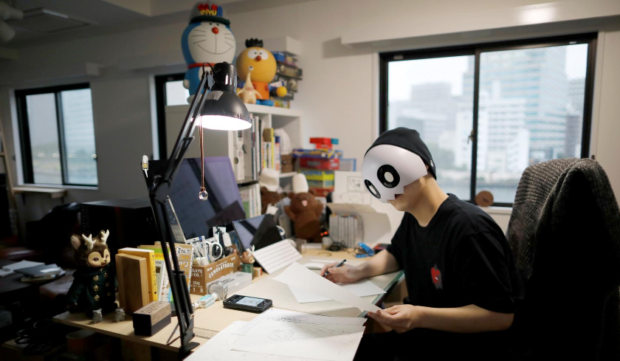 For manga's striving artists, success lurks online