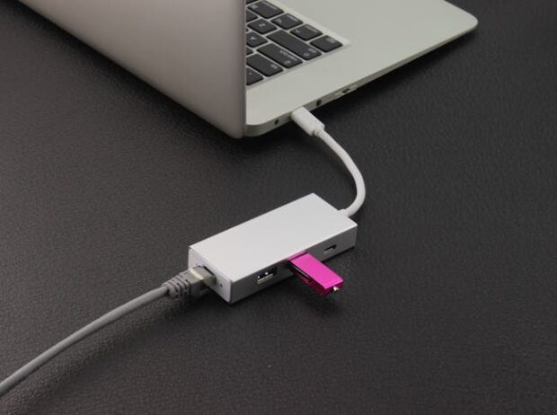 This is a Thunderbolt cable.