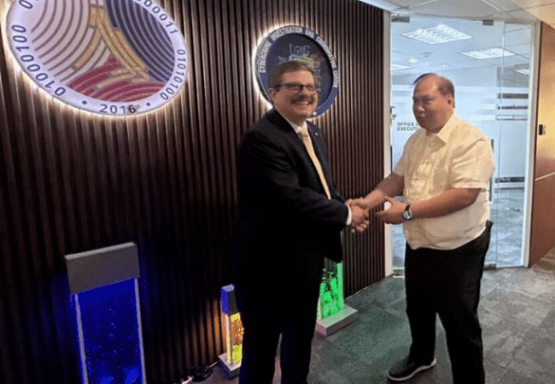 Ang embahador ng Canada sa Pilipinas na si David Hartman ay nakatuon na mag -deploy ng mga eksperto sa Cybercrime Investigation and Coordinating Center sa kanyang pagbisita sa National Cybercrime Hub (NCH) sa Bonifacio Global City sa Taguig City noong Marso 10. Siya ay tinanggap ng CICC Executive Director Alexander K. Ramos at isinasaalang -alang ang pakikipagtulungan na maging pivotal sa pagpapalakas ng pag -post ng bansa.