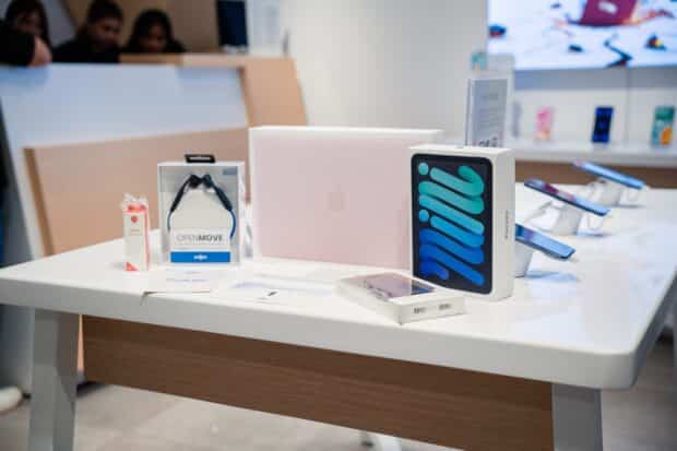 MacBook Neo, The Loop